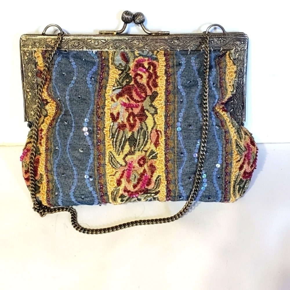 Christiana vintage tapestry shoulder bag beaded kiss lock
